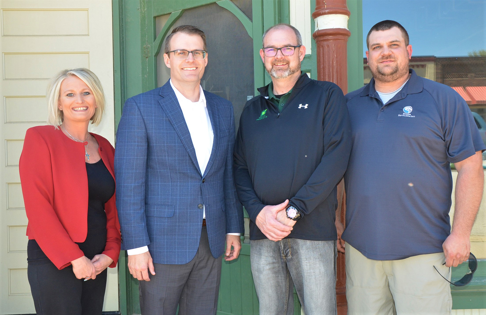 Lt. Gov. Gregg tours Conrad apartment News, Sports, Jobs Times